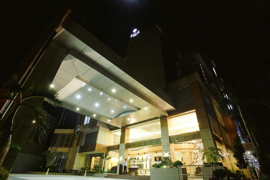 Big 8 Corporate Hotel Tagum Exterior foto