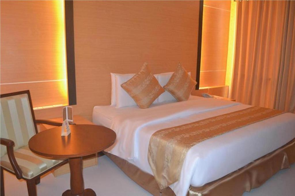 Big 8 Corporate Hotel Tagum Exterior foto