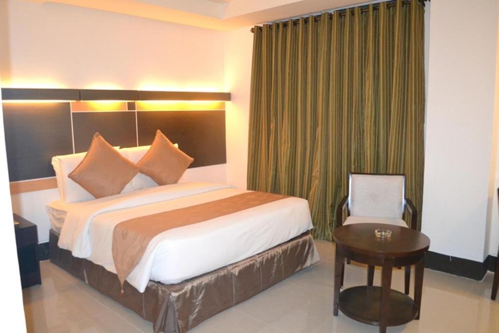 Big 8 Corporate Hotel Tagum Exterior foto