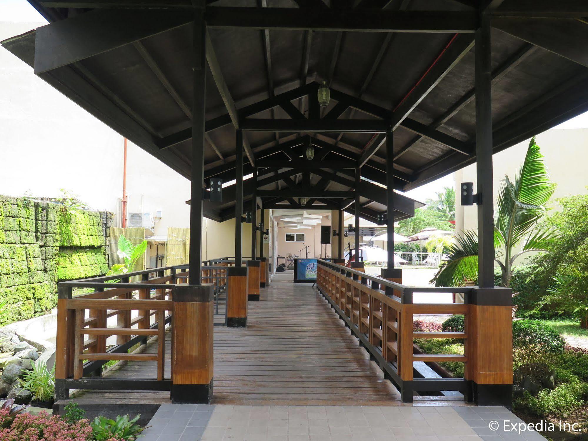 Big 8 Corporate Hotel Tagum Exterior foto